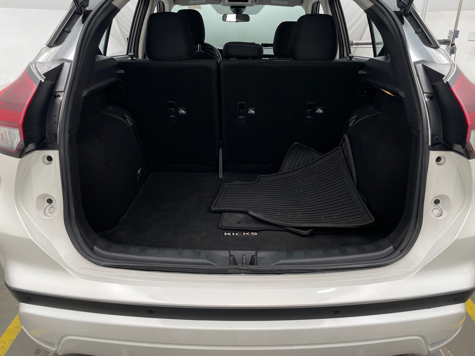 Thumbnail: 2021 Nissan Kicks - 7