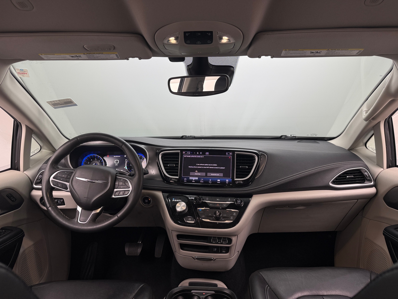 Thumbnail: 2022 Chrysler Pacifica - 3