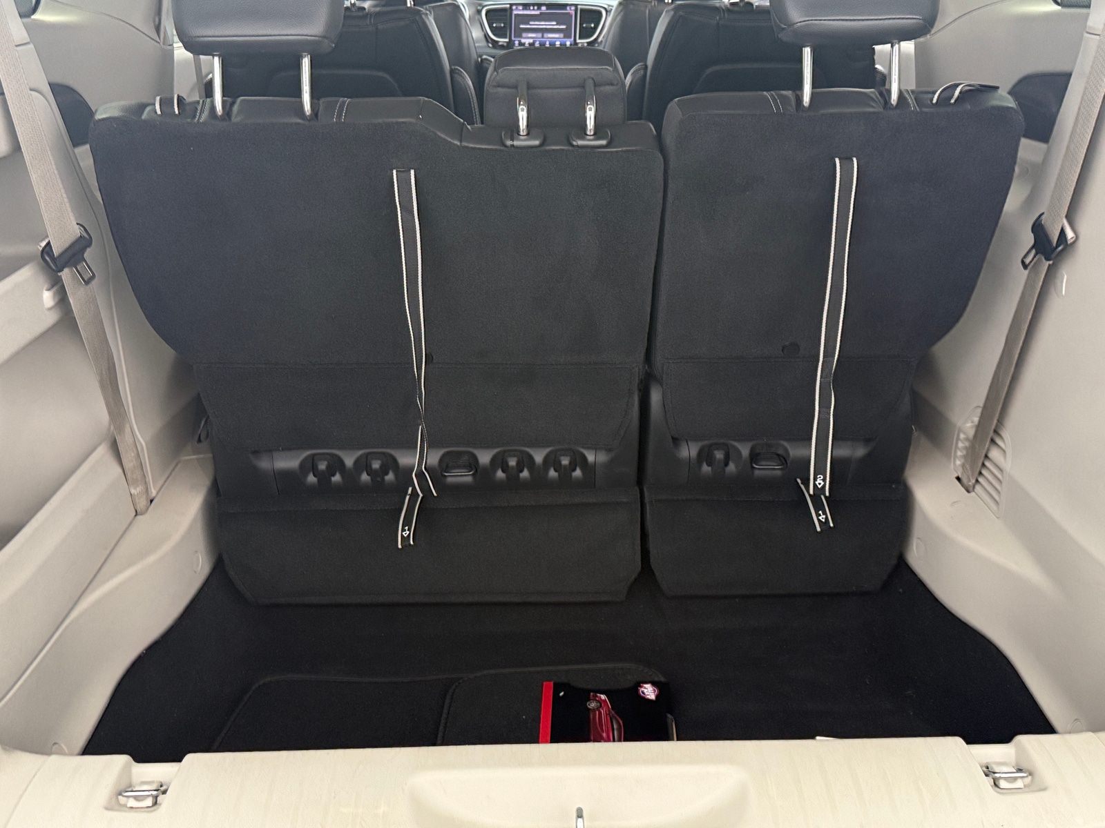 Thumbnail: 2022 Chrysler Pacifica - 7