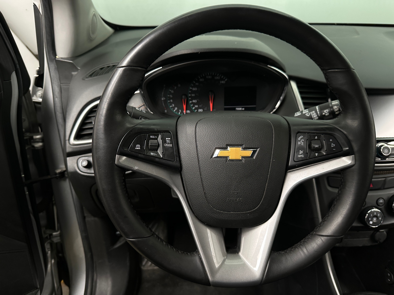 Thumbnail: 2017 Chevrolet Trax - 5