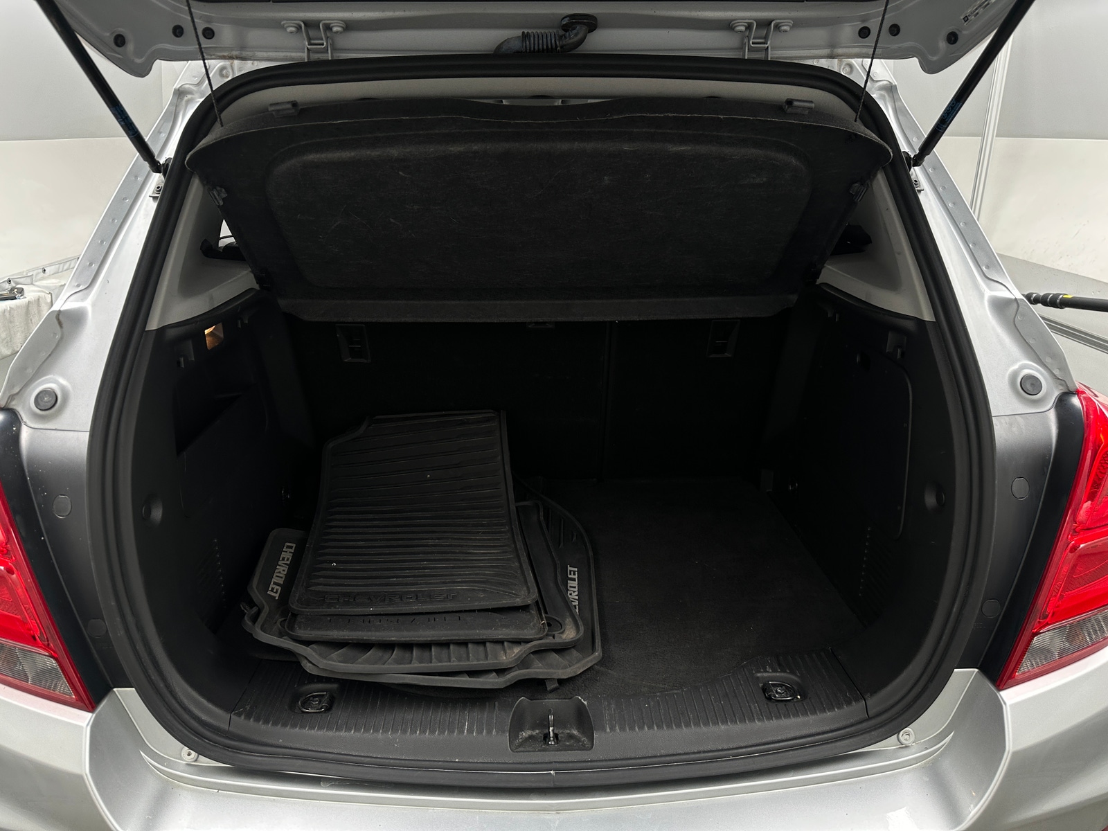 Thumbnail: 2017 Chevrolet Trax - 7