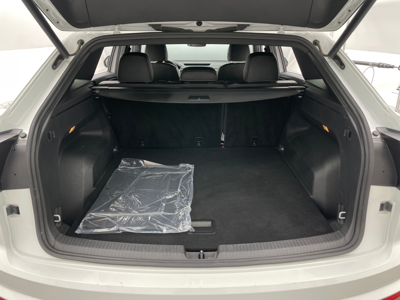 Thumbnail: 2020 Volkswagen Atlas - 6