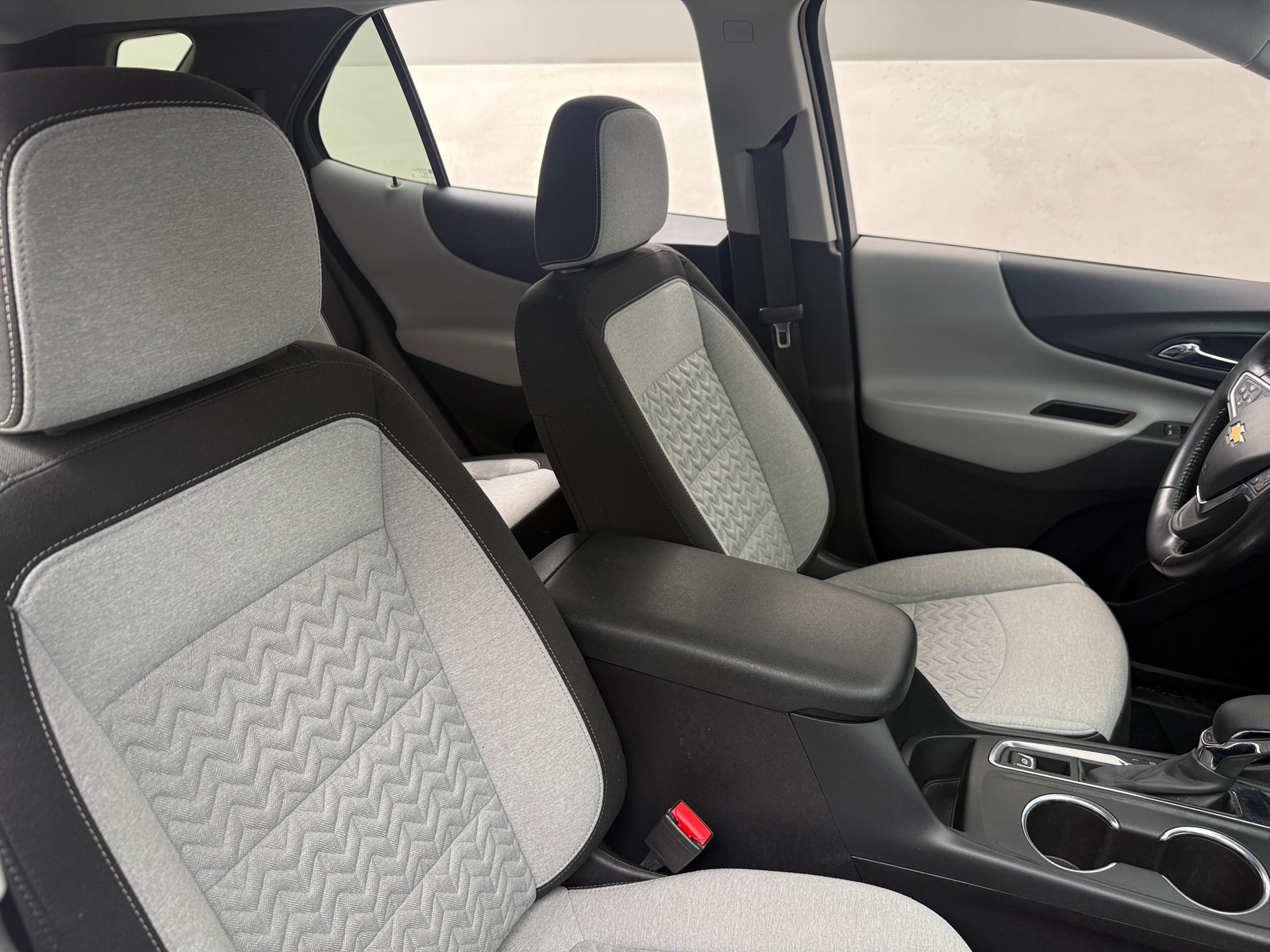 Thumbnail: 2022 Chevrolet Equinox - 2