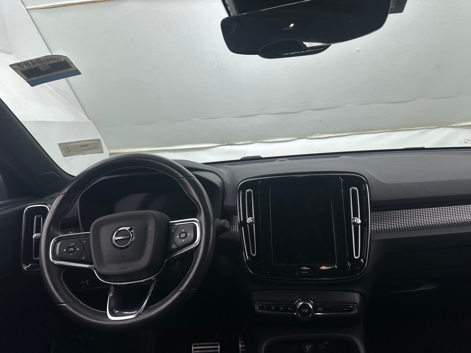 Thumbnail: 2021 Volvo XC40 - 2