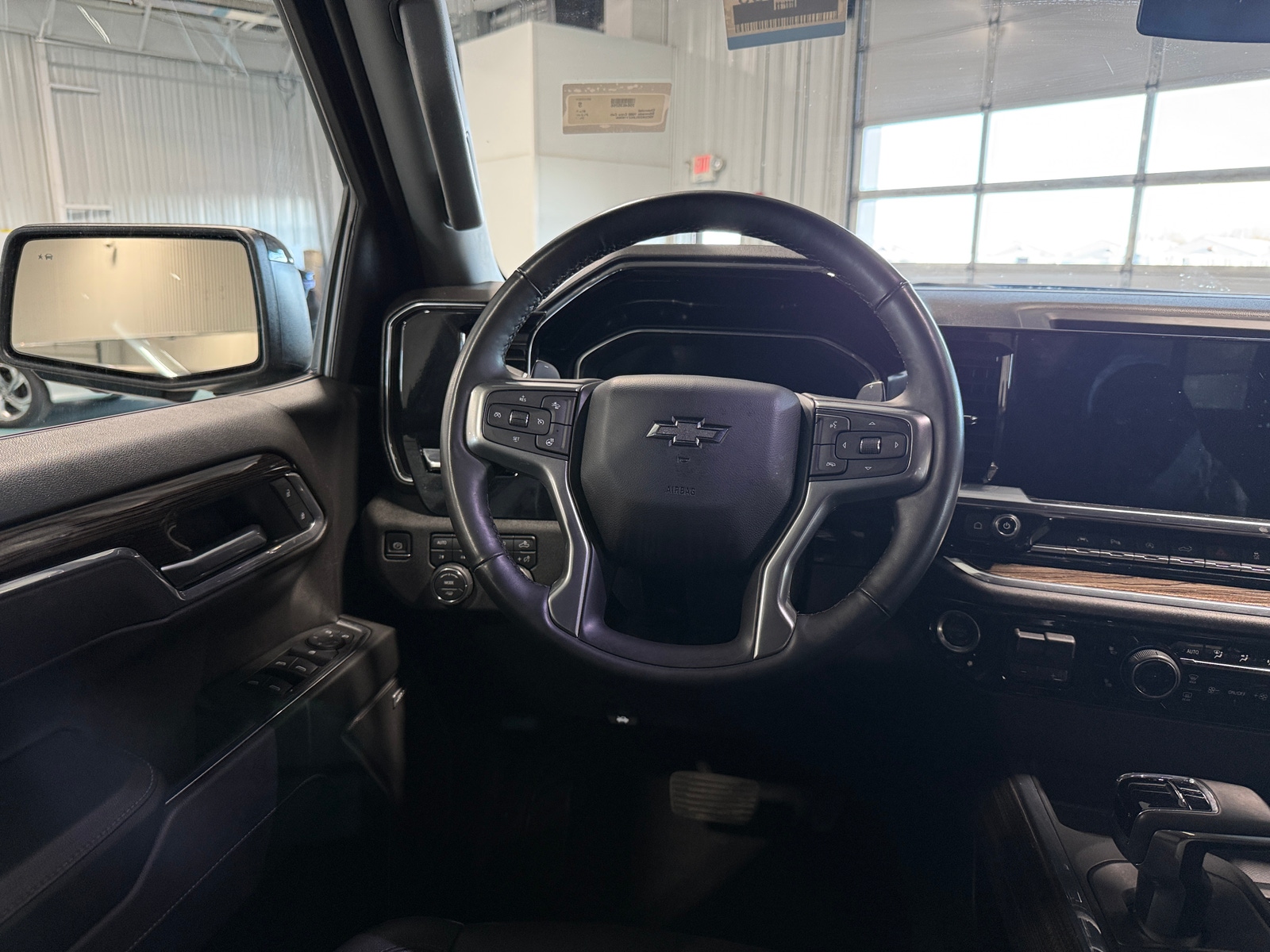 Thumbnail: 2025 Chevrolet Silverado 1500 - 5