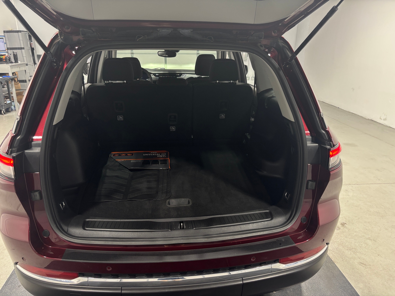 Thumbnail: 2024 Jeep Grand Cherokee - 7