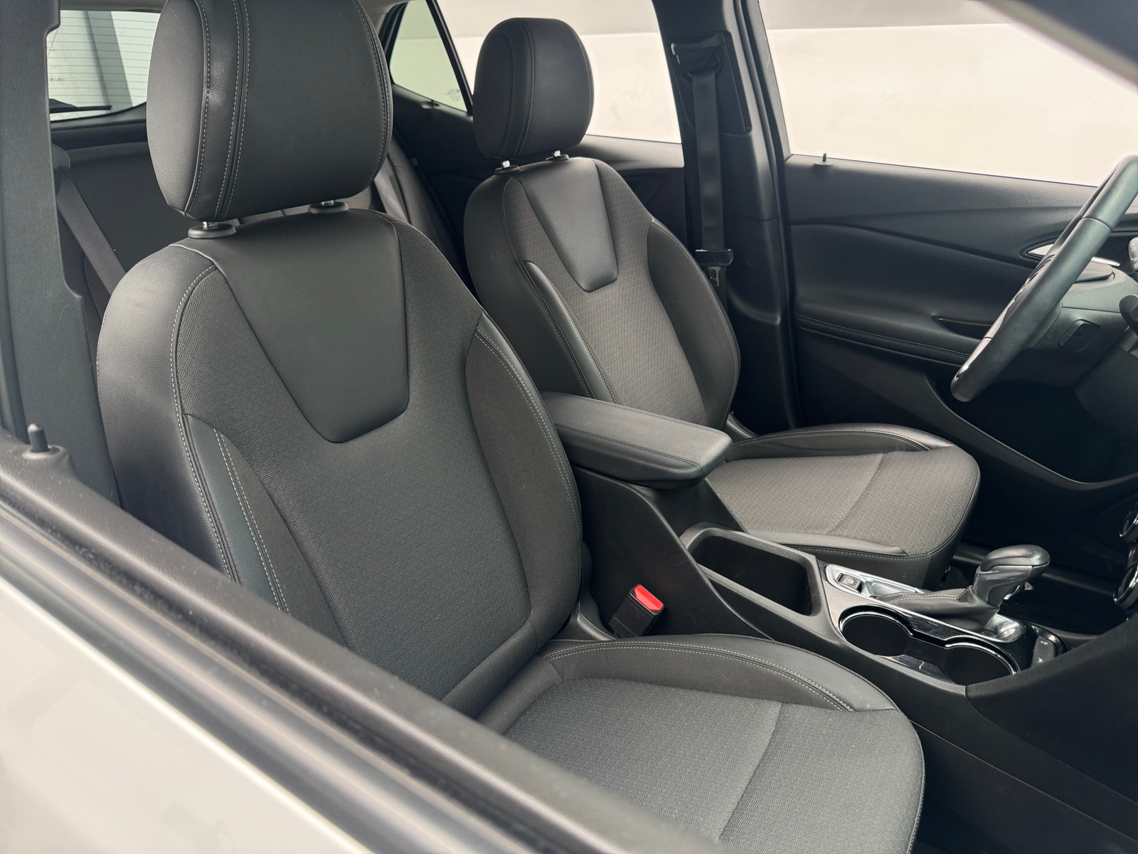 Thumbnail: 2023 Buick Encore GX - 2