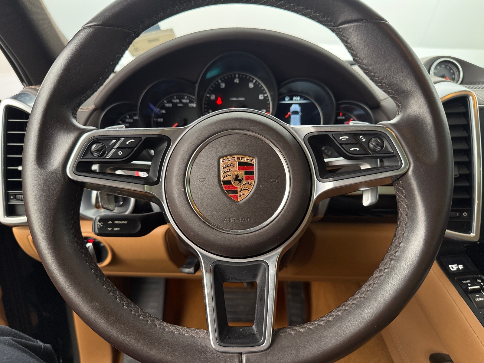 Thumbnail: 2016 Porsche Cayenne - 4