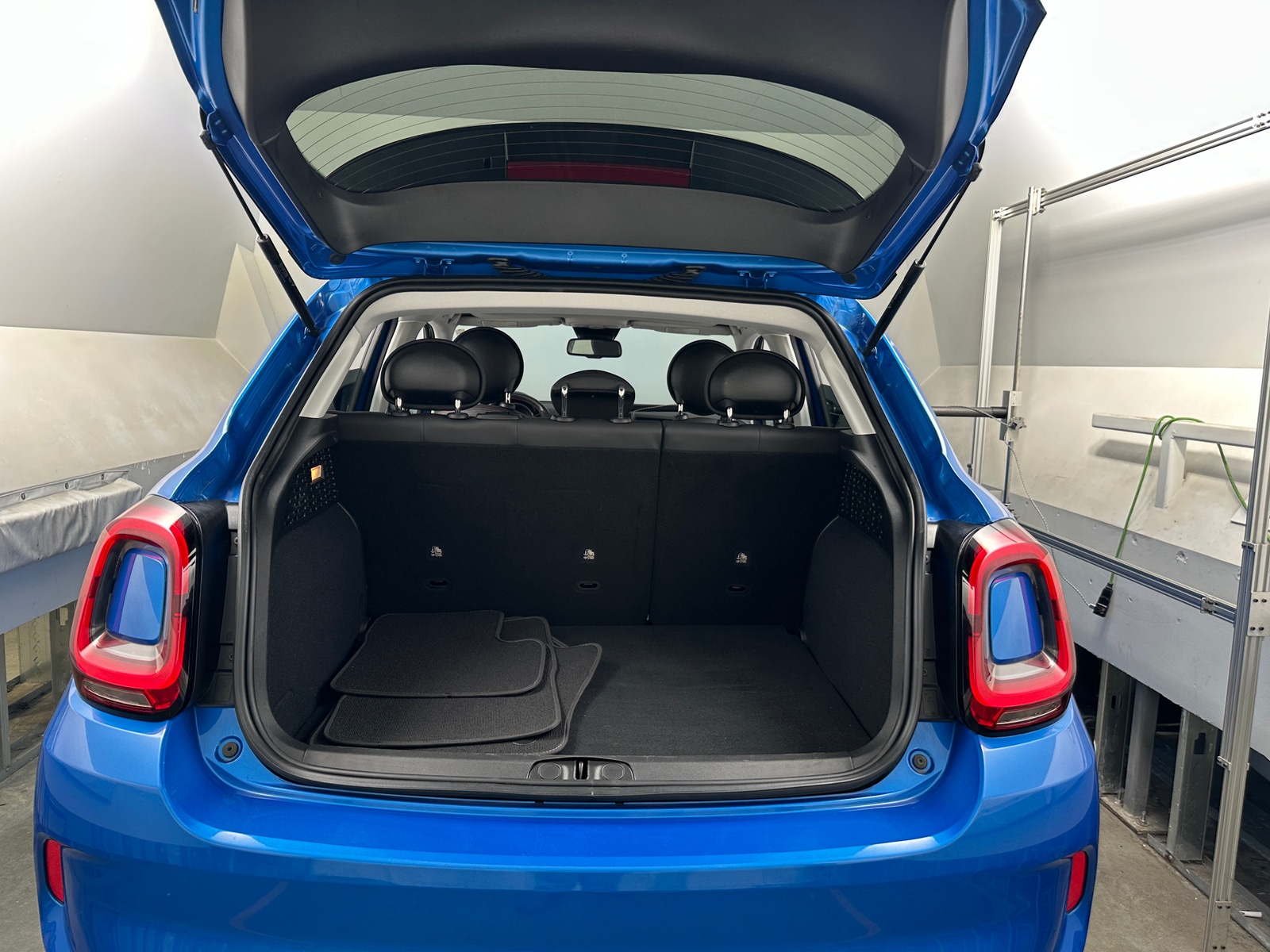 Thumbnail: 2023 Fiat 500X - 7