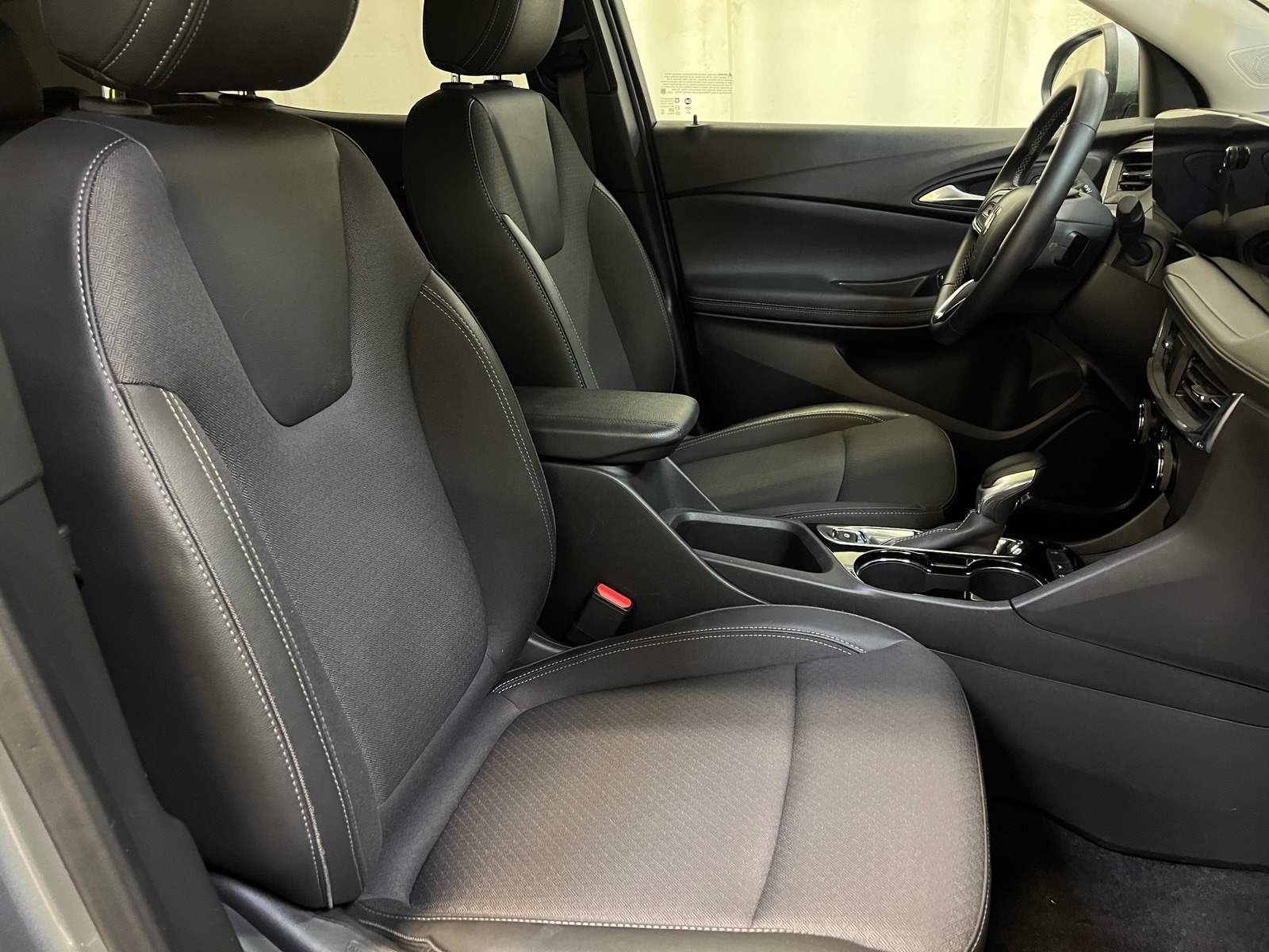 Thumbnail: 2025 Buick Encore GX - 2