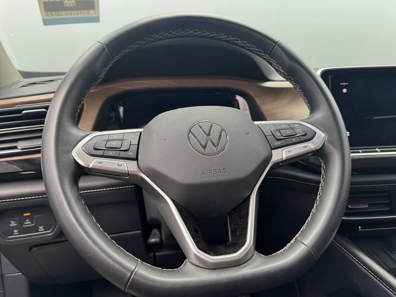 Thumbnail: 2025 Volkswagen Atlas - 4