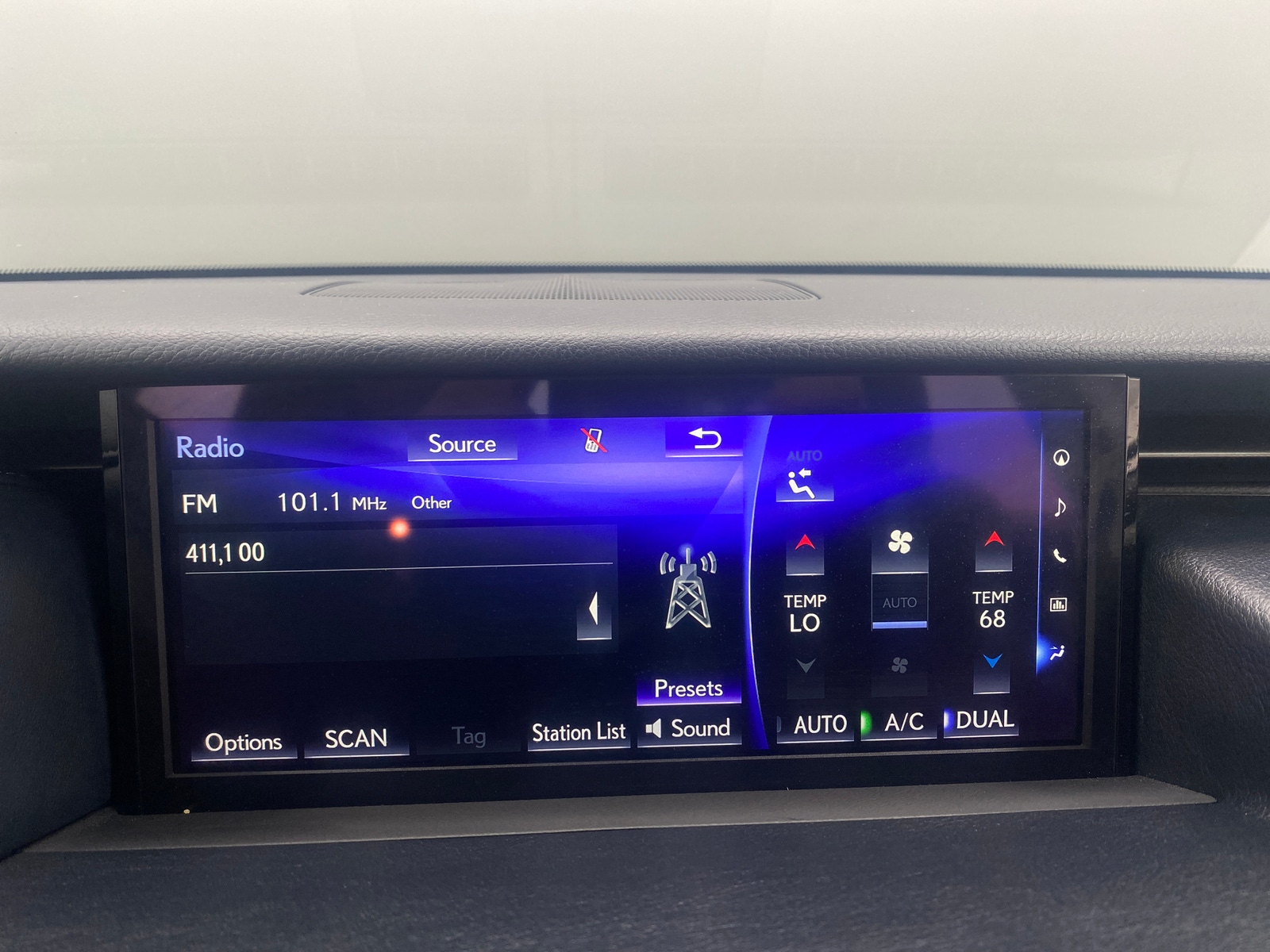 Thumbnail: 2018 Lexus IS - 3