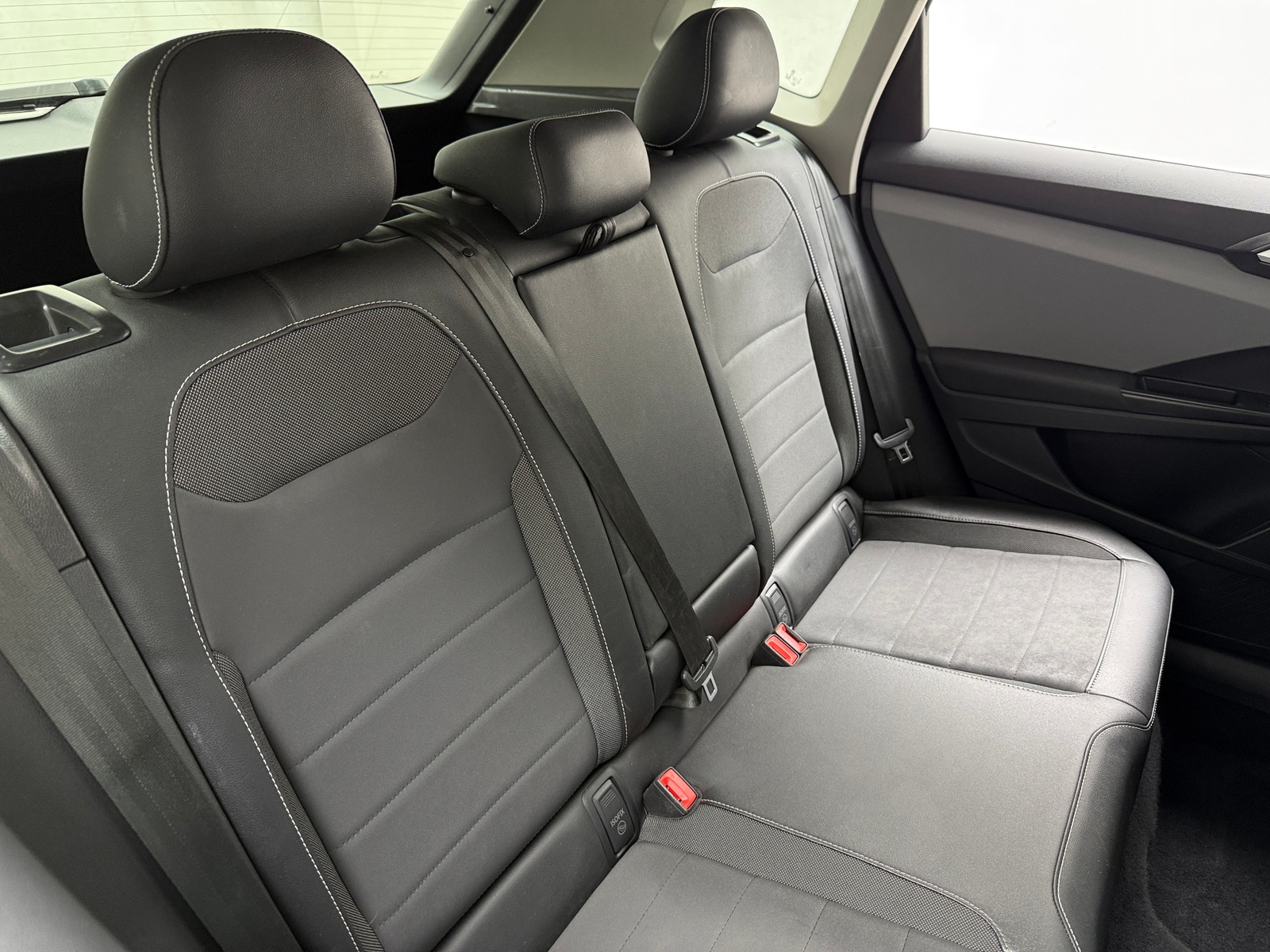 Thumbnail: 2022 Volkswagen Taos - 5