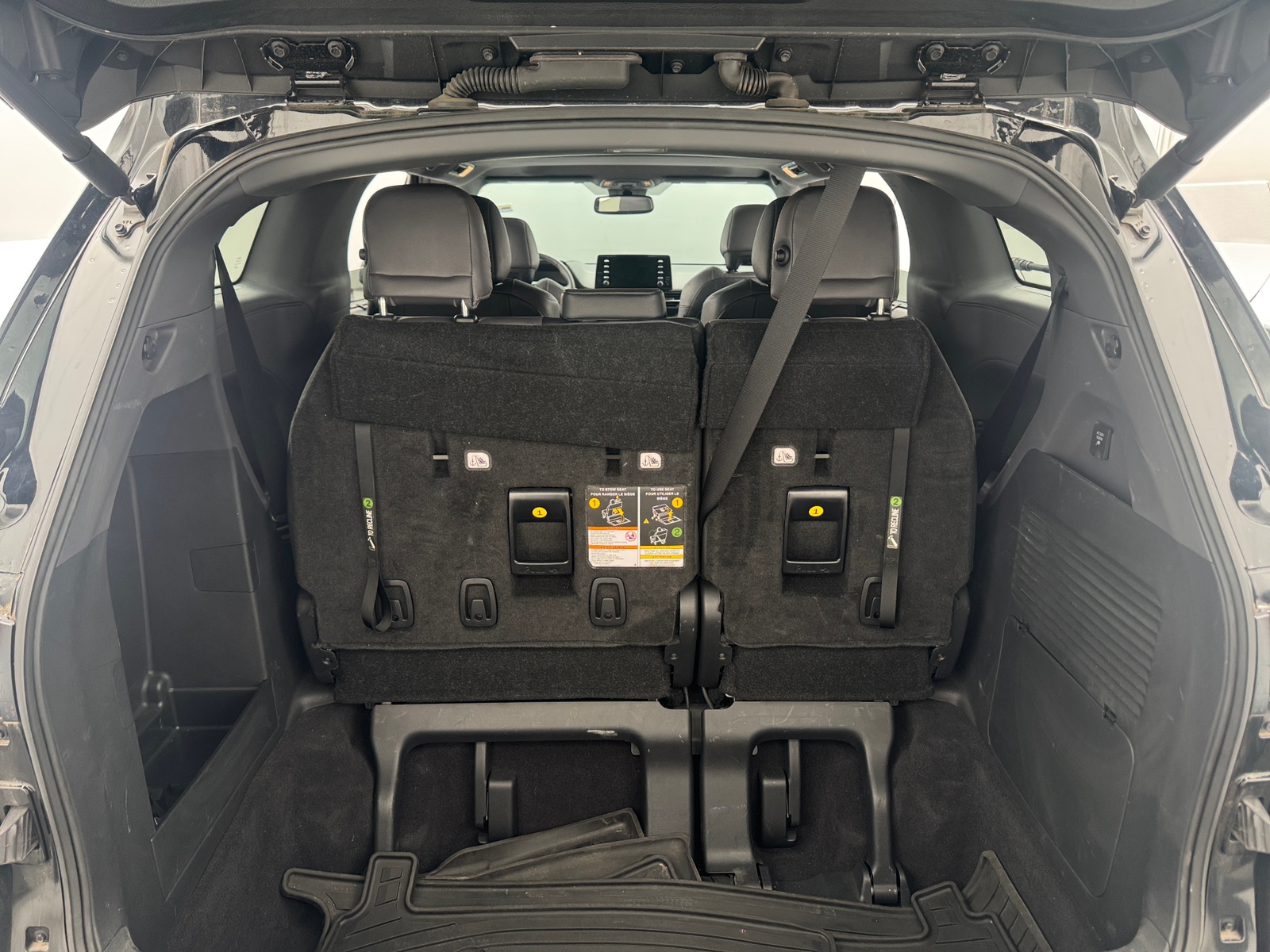 Thumbnail: 2023 Toyota Sienna - 6