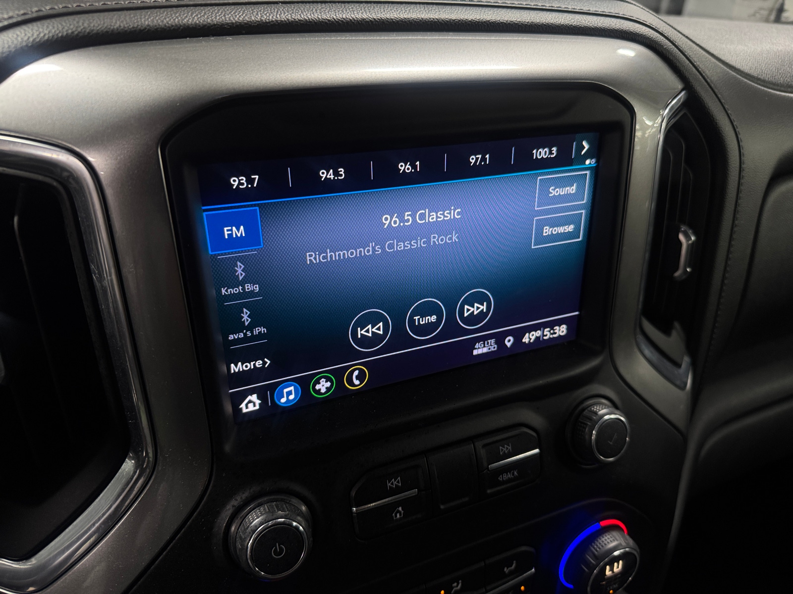 Thumbnail: 2019 Chevrolet Silverado 1500 - 4