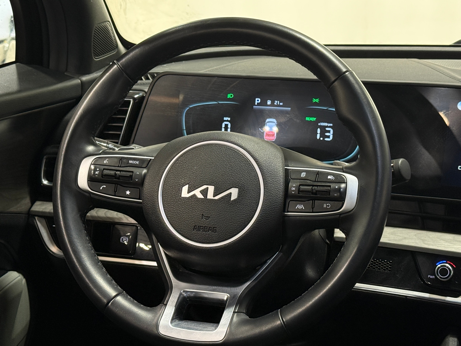 Thumbnail: 2023 Kia Sportage - 4