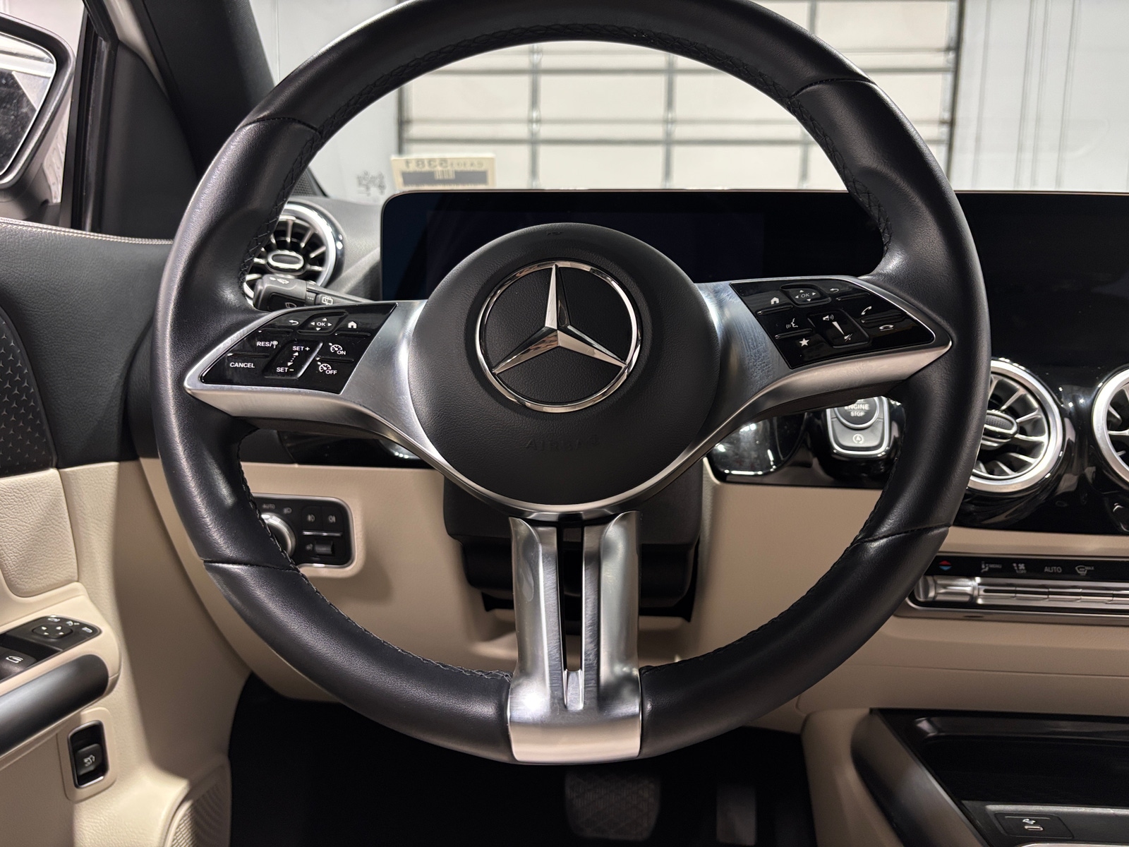 Thumbnail: 2025 Mercedes-Benz GLA - 4
