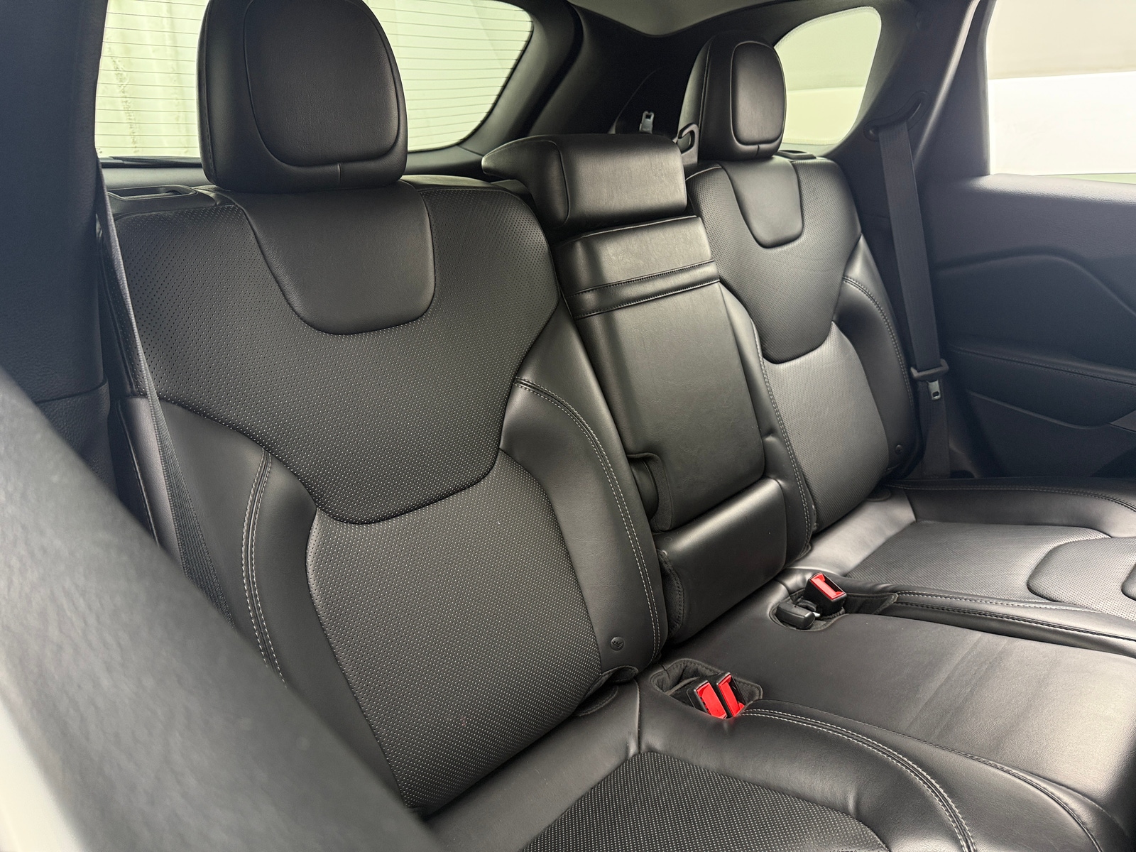 Thumbnail: 2019 Jeep Cherokee - 5