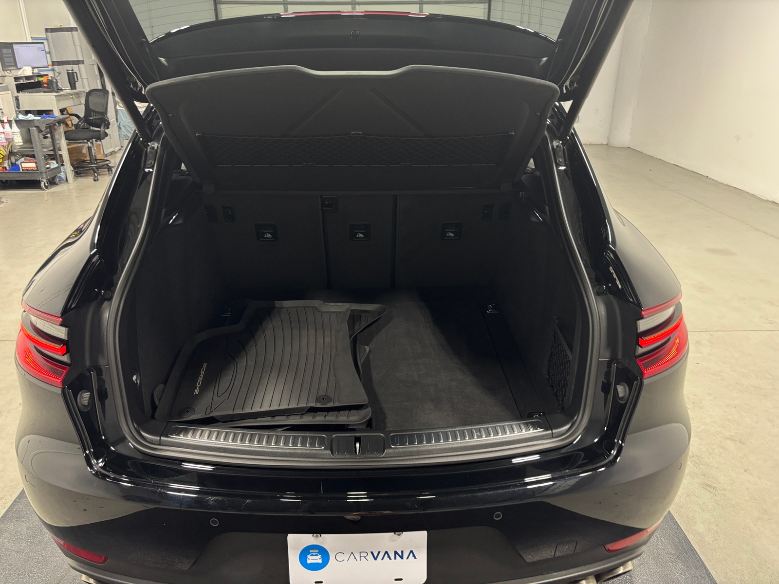 Thumbnail: 2018 Porsche Macan - 6