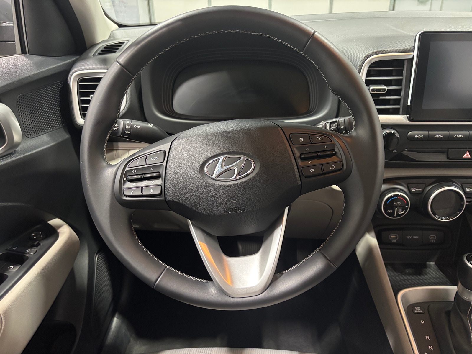 Thumbnail: 2025 Hyundai Venue - 5