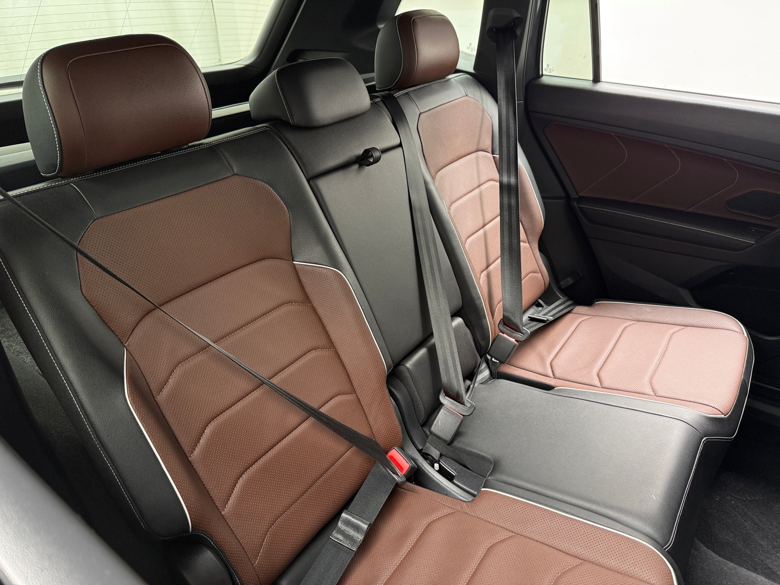 Thumbnail: 2022 Volkswagen Tiguan - 5