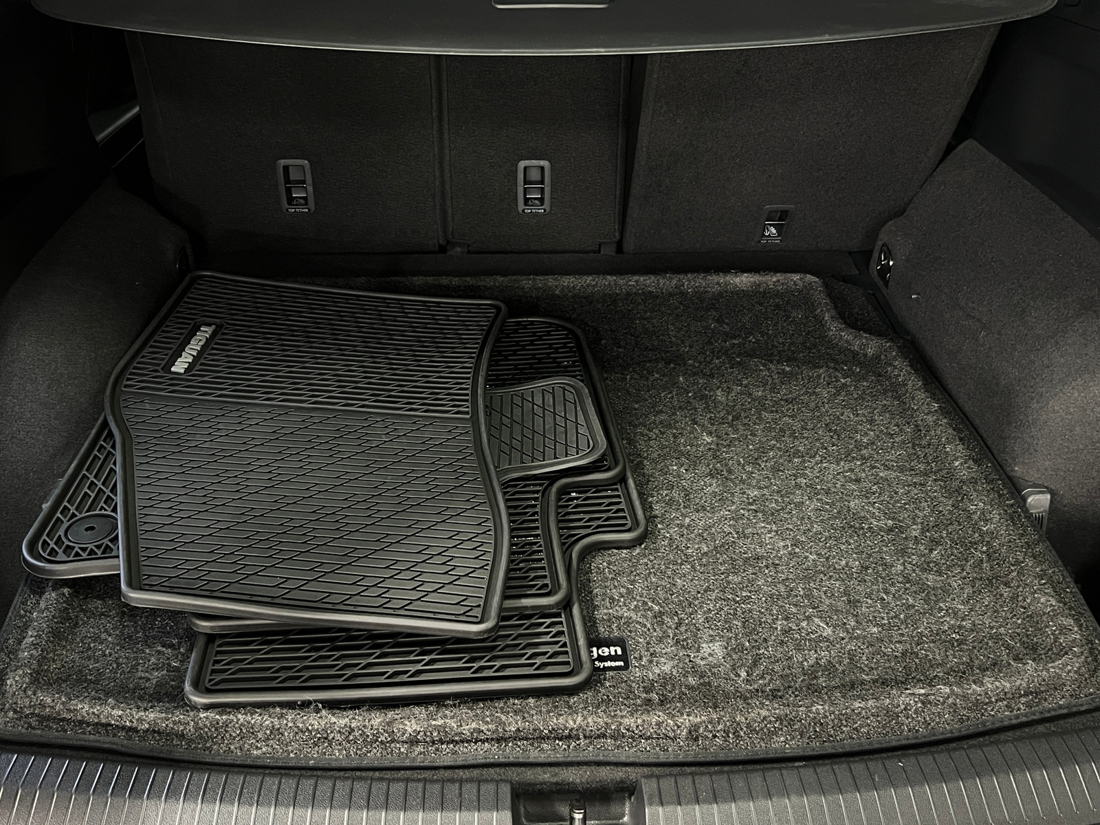 Thumbnail: 2022 Volkswagen Tiguan - 6