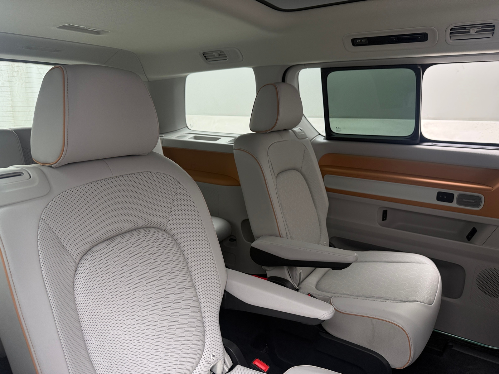 Thumbnail: 2025 Volkswagen ID.Buzz - 5