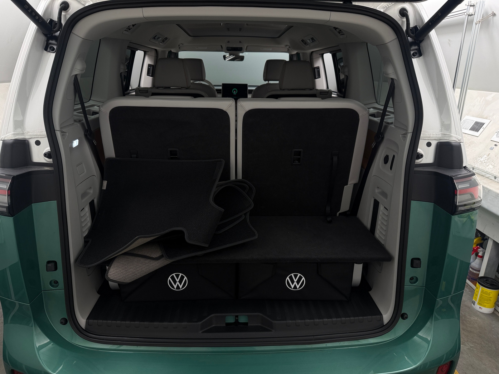 Thumbnail: 2025 Volkswagen ID.Buzz - 6