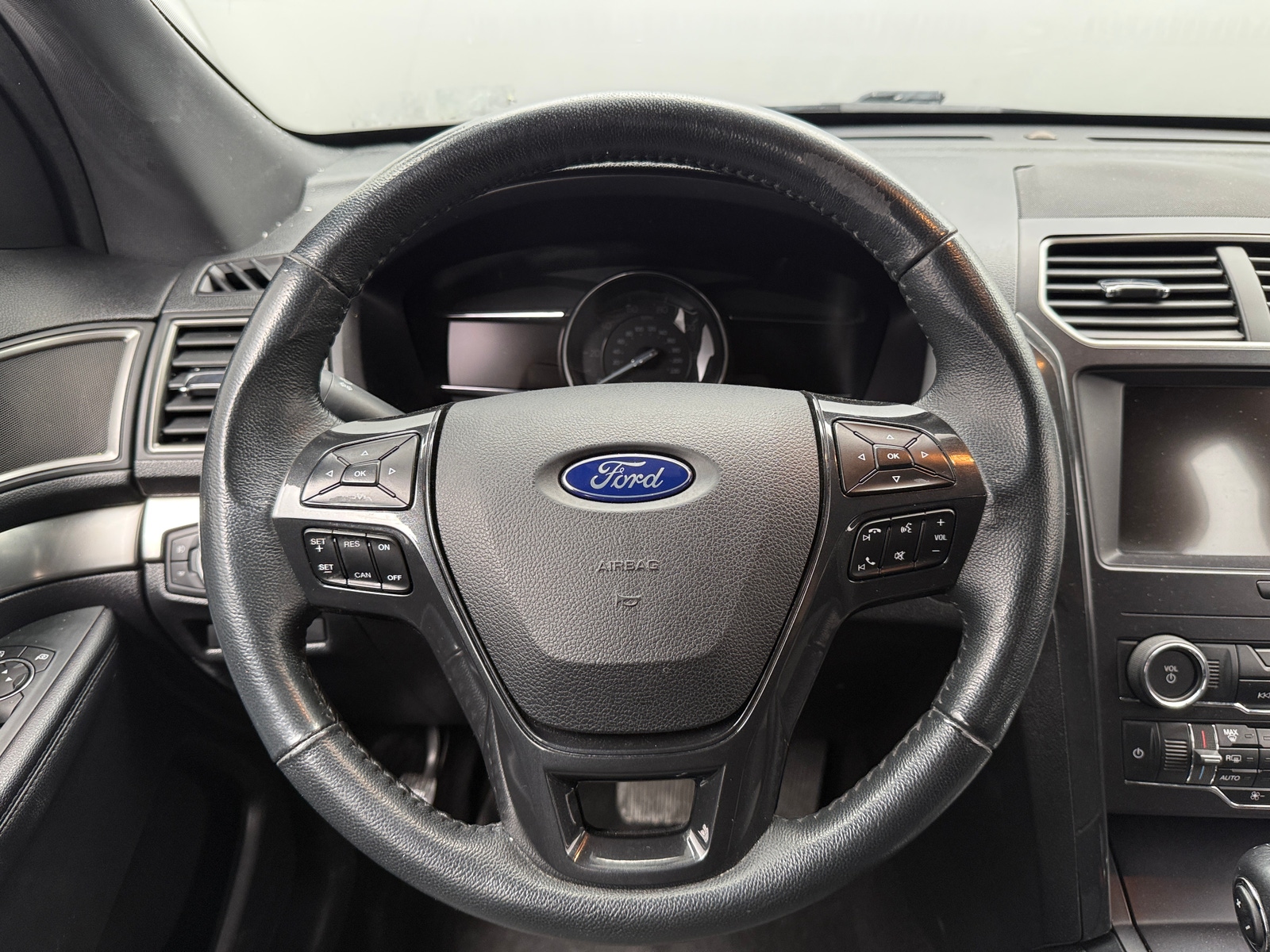 Thumbnail: 2019 Ford Explorer - 5