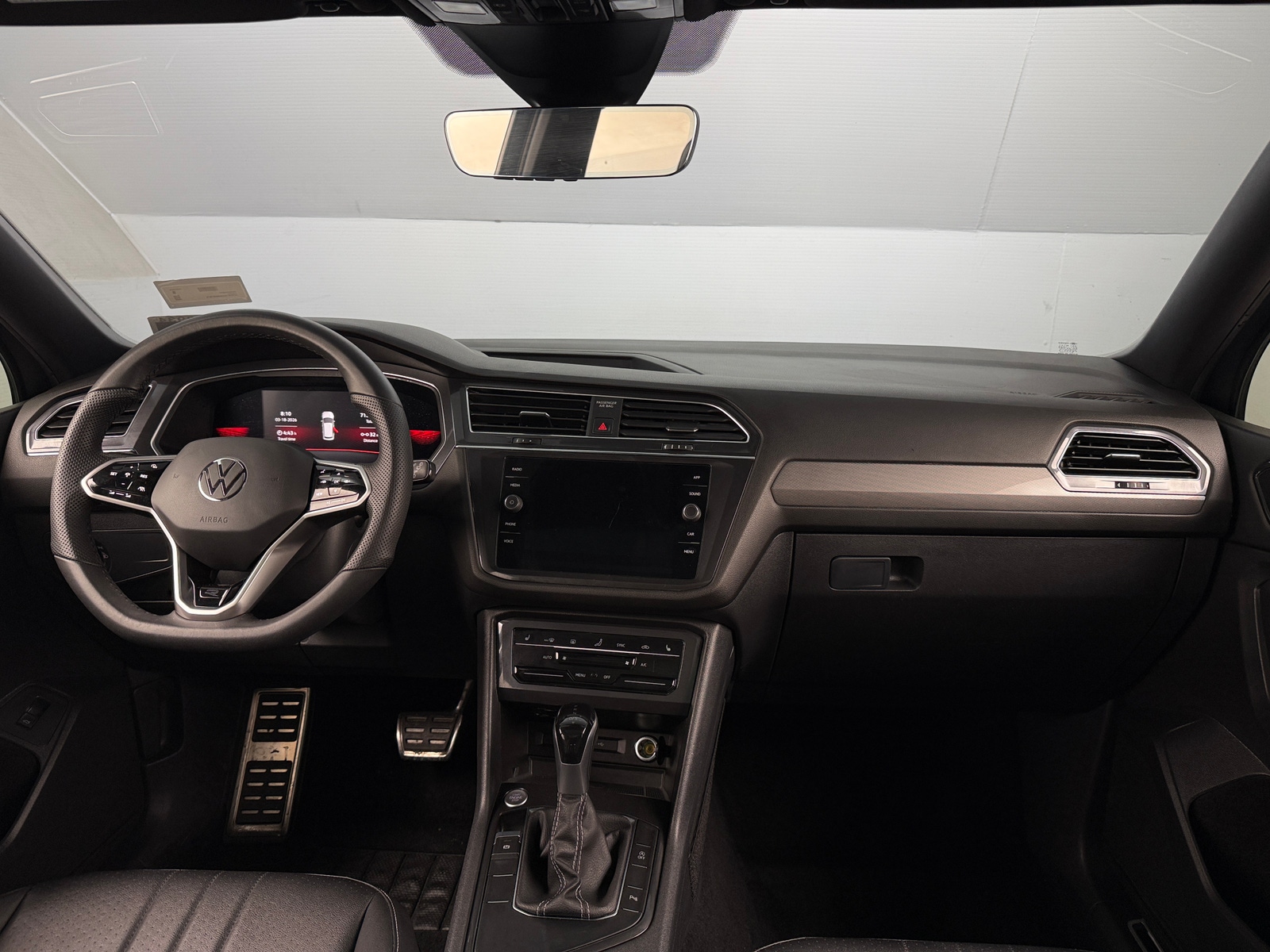 Thumbnail: 2022 Volkswagen Tiguan - 2