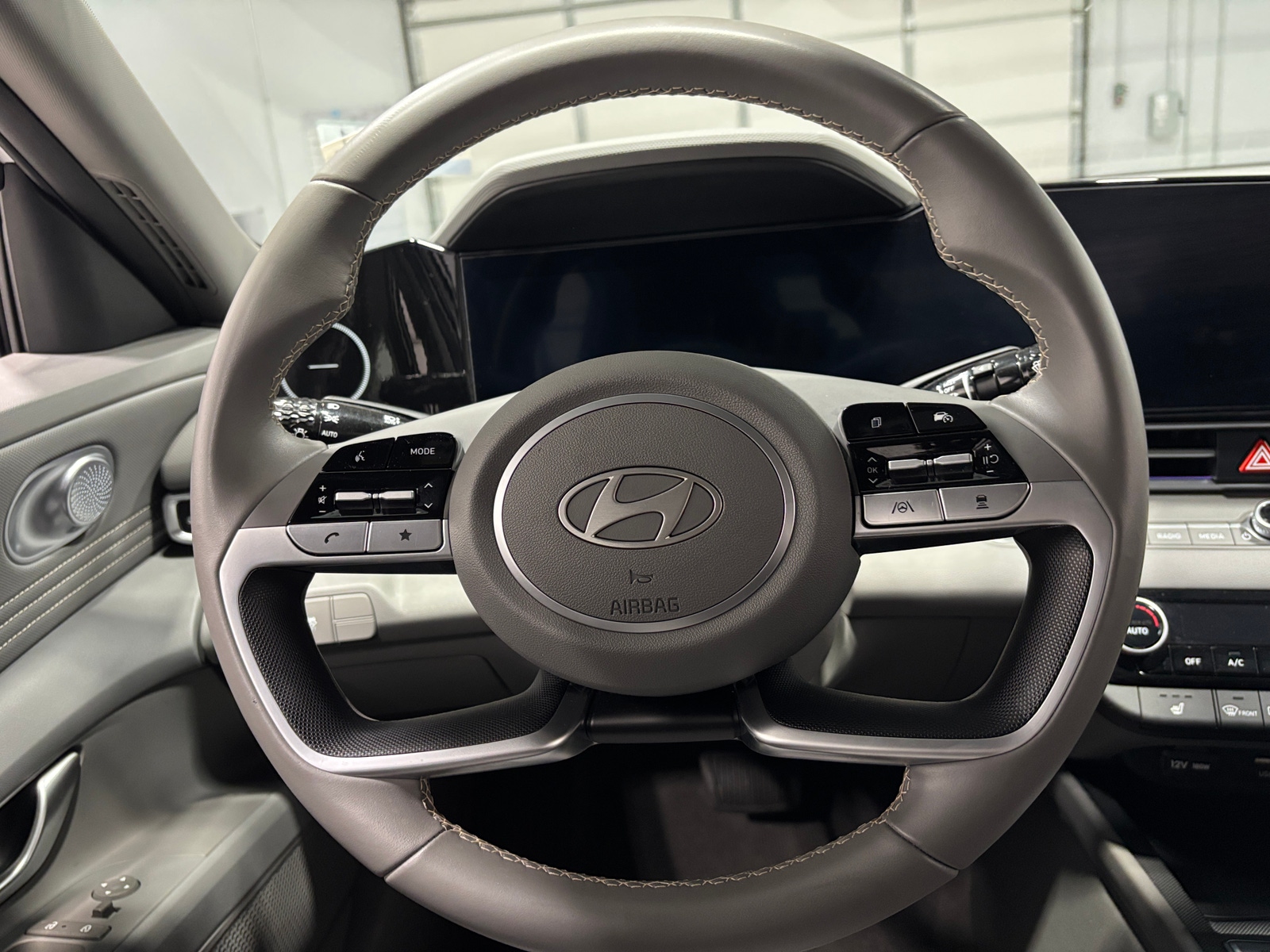 Thumbnail: 2025 Hyundai Elantra - 5