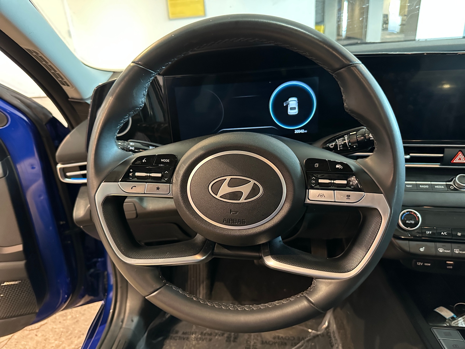 Thumbnail: 2025 Hyundai Elantra - 4