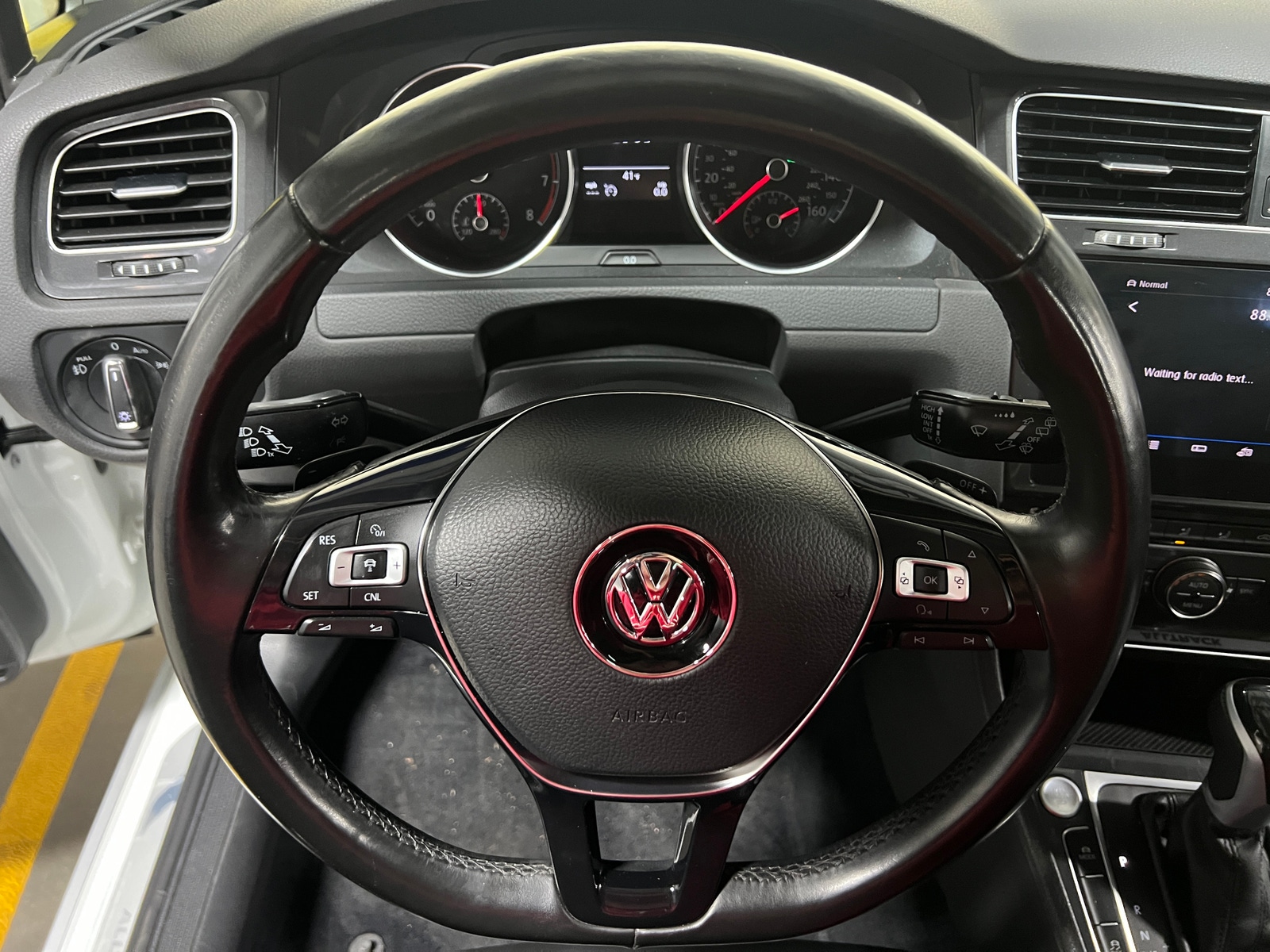 Thumbnail: 2018 Volkswagen Golf - 4