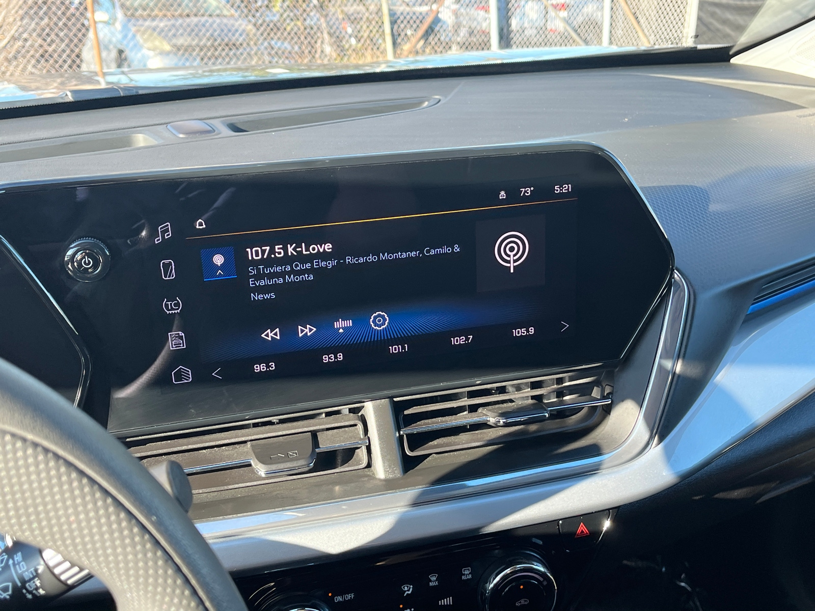 Thumbnail: 2025 Chevrolet Trax - 4