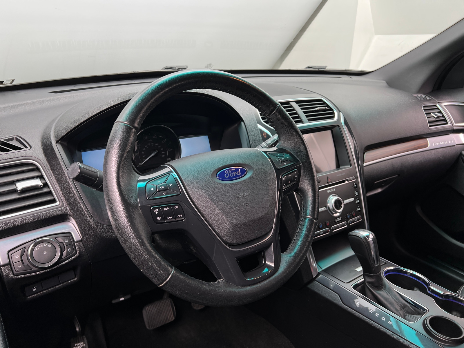 Thumbnail: 2017 Ford Explorer - 4