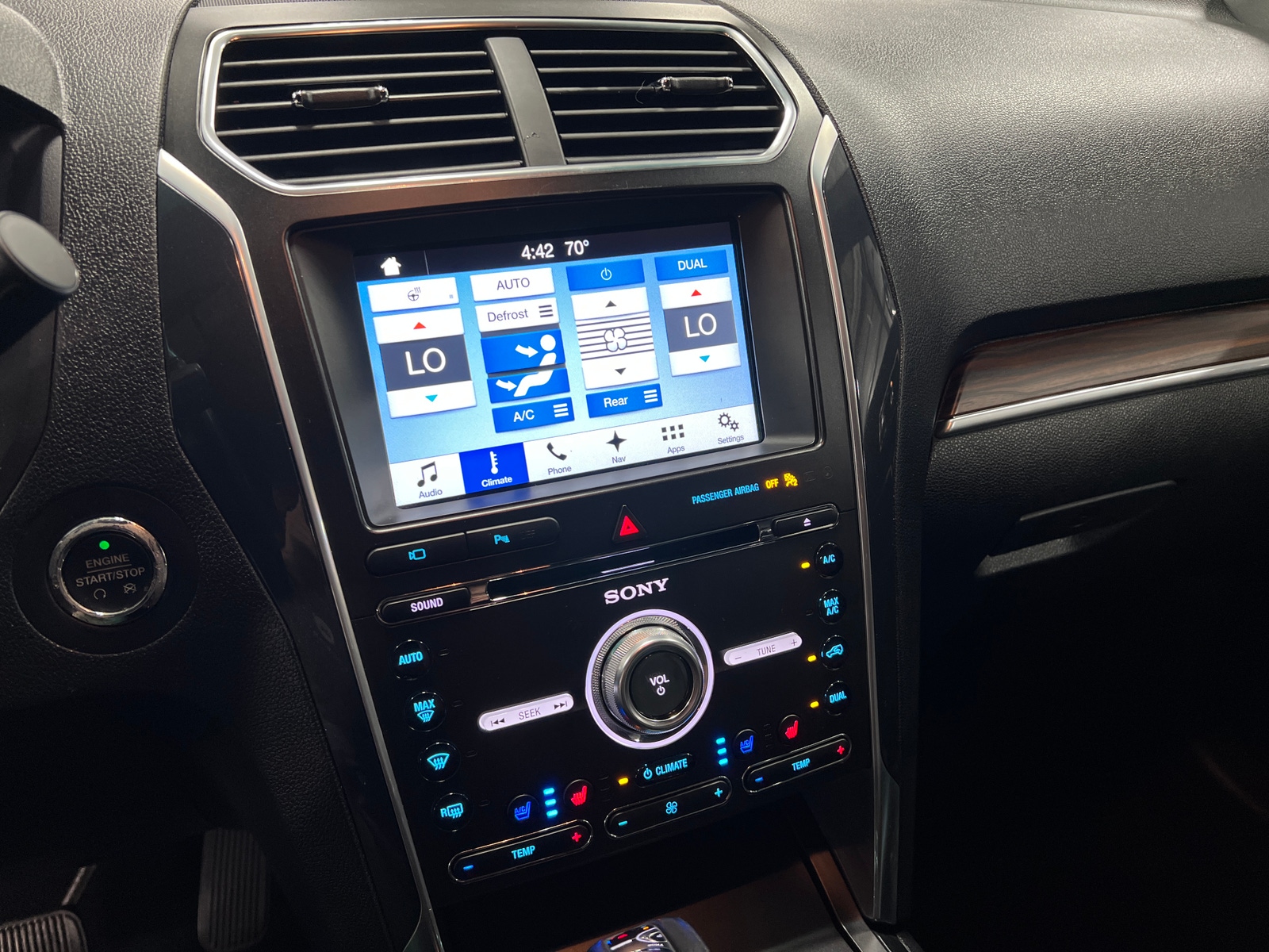 Thumbnail: 2017 Ford Explorer - 3