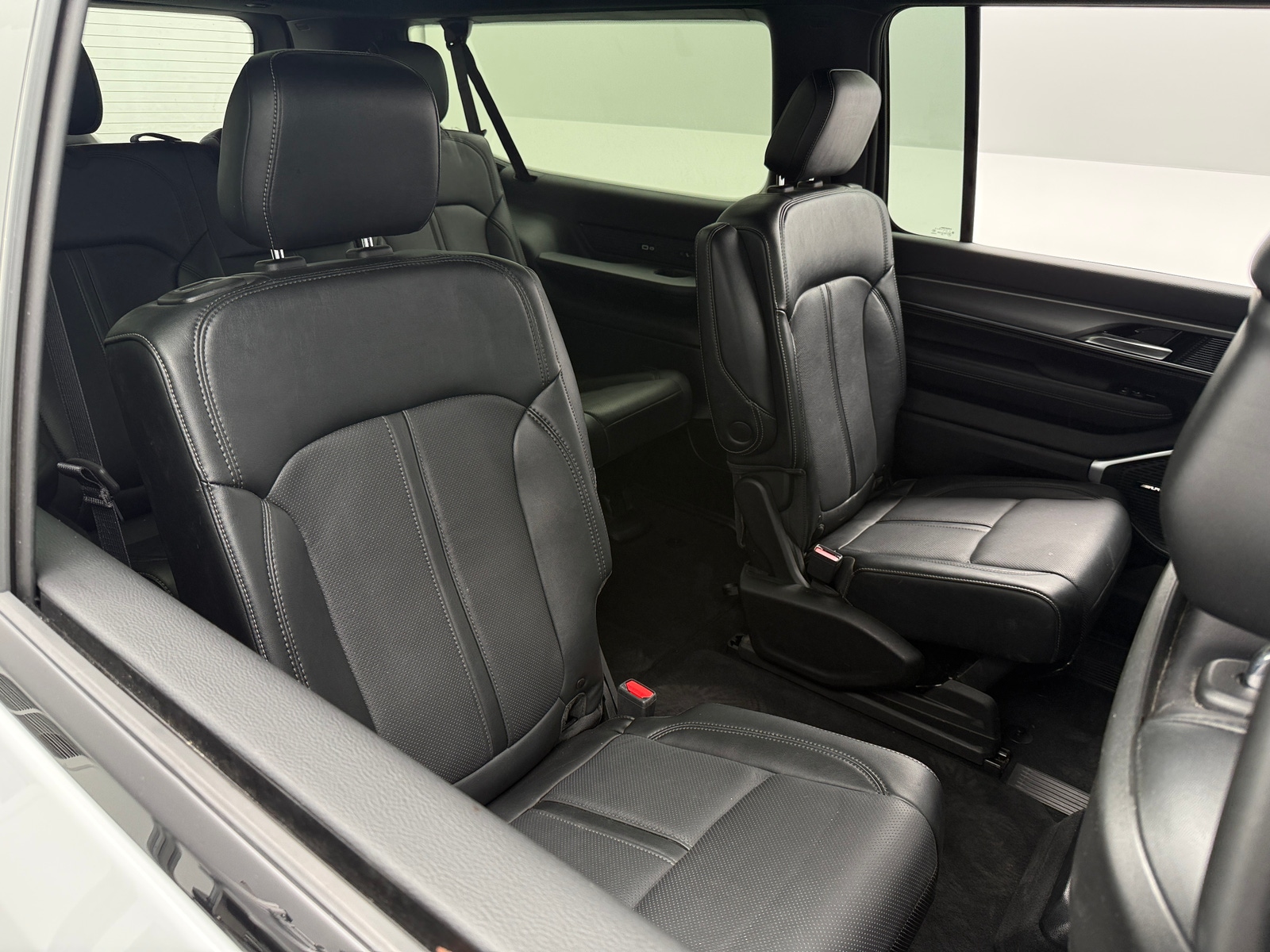 Thumbnail: 2024 Jeep Wagoneer - 5