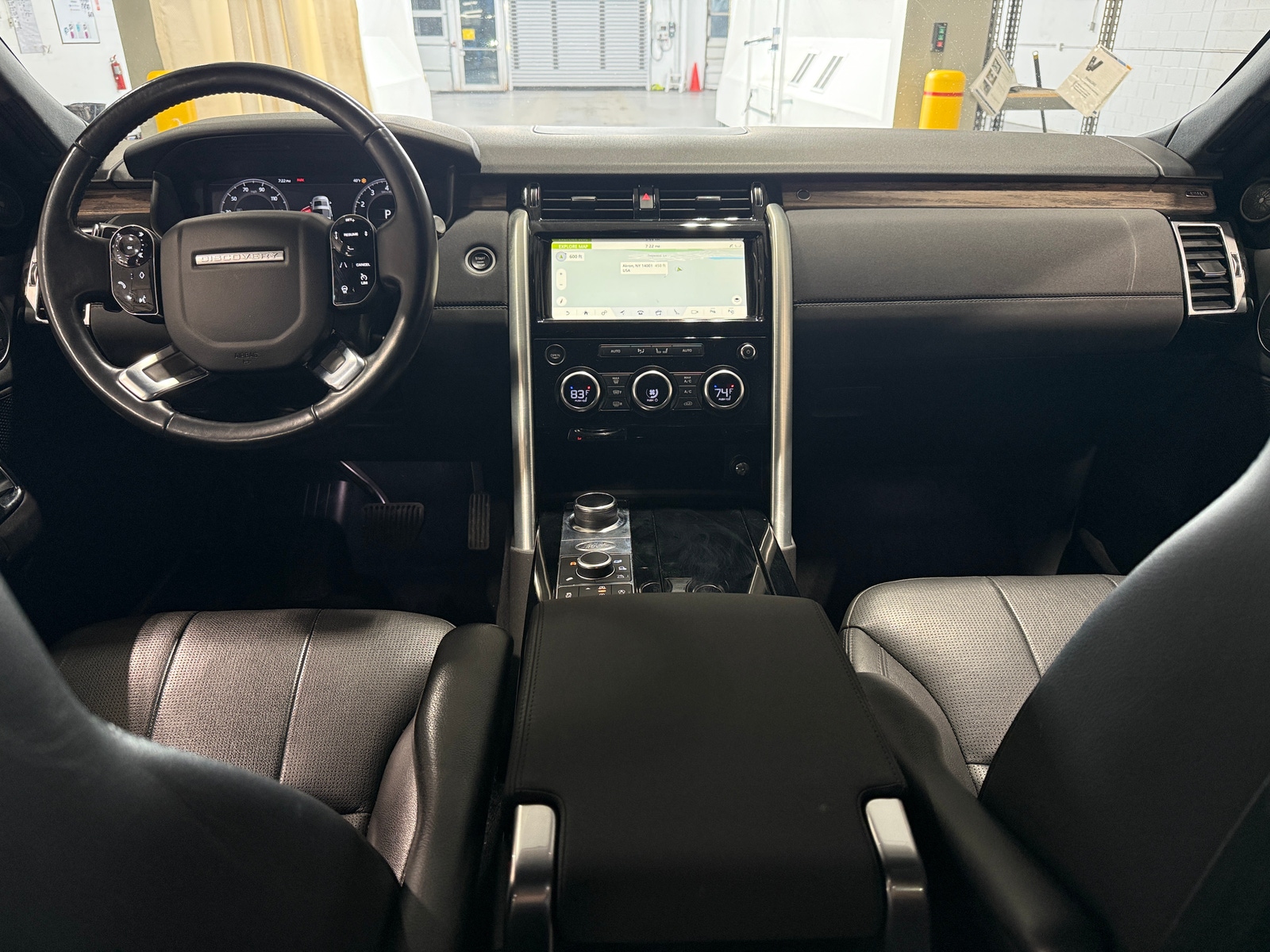 Thumbnail: 2019 Land Rover Discovery - 2