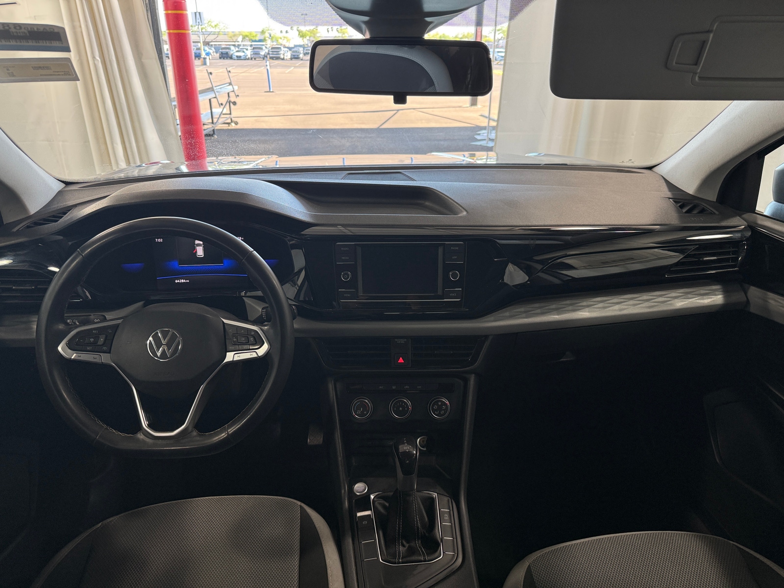 Thumbnail: 2022 Volkswagen Taos - 3