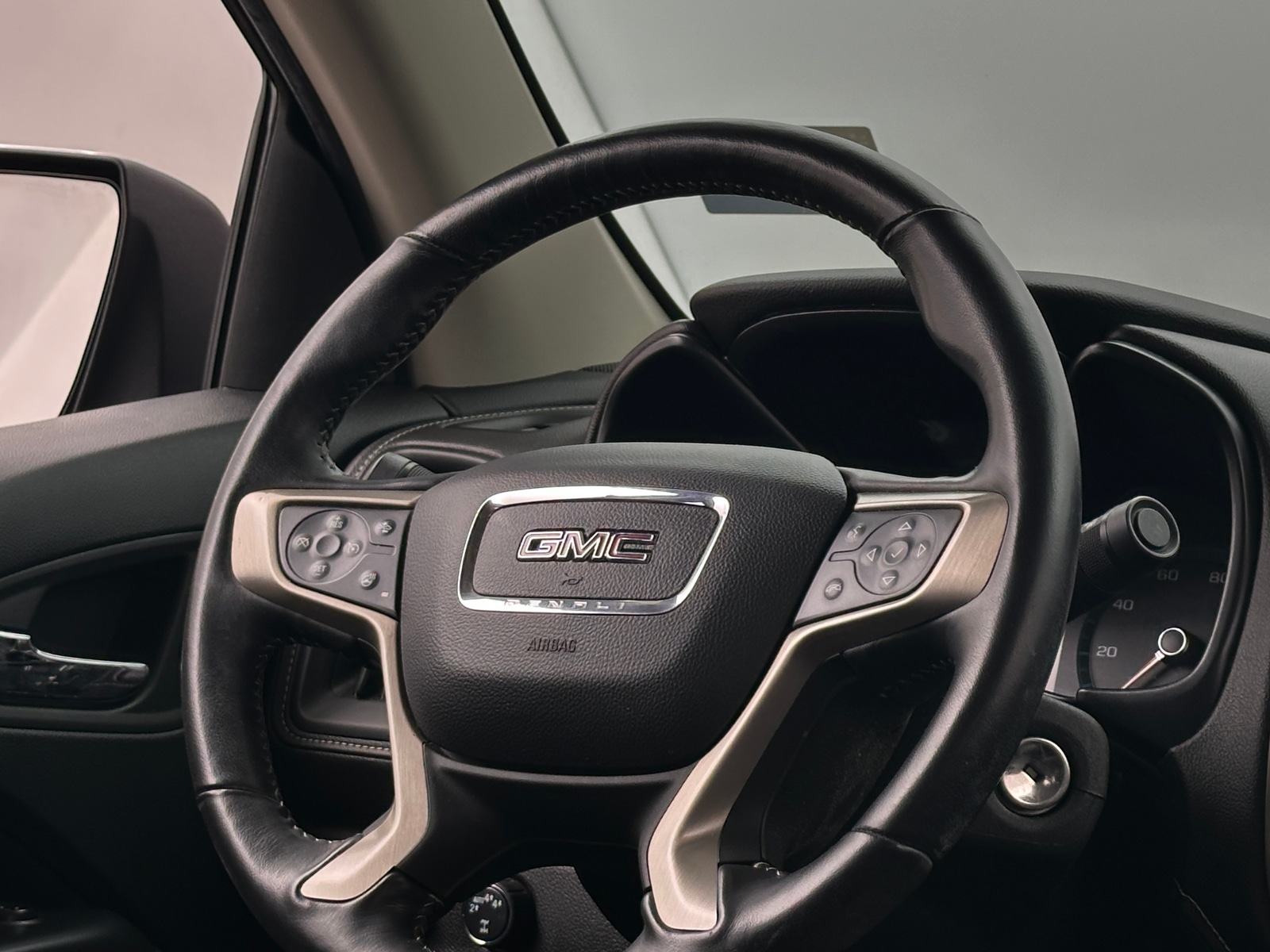 Thumbnail: 2019 GMC Canyon - 4