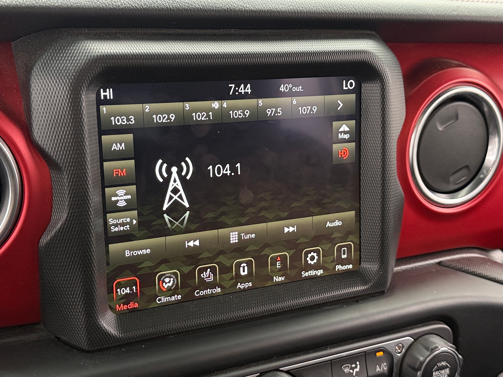 Thumbnail: 2022 Jeep Gladiator - 3