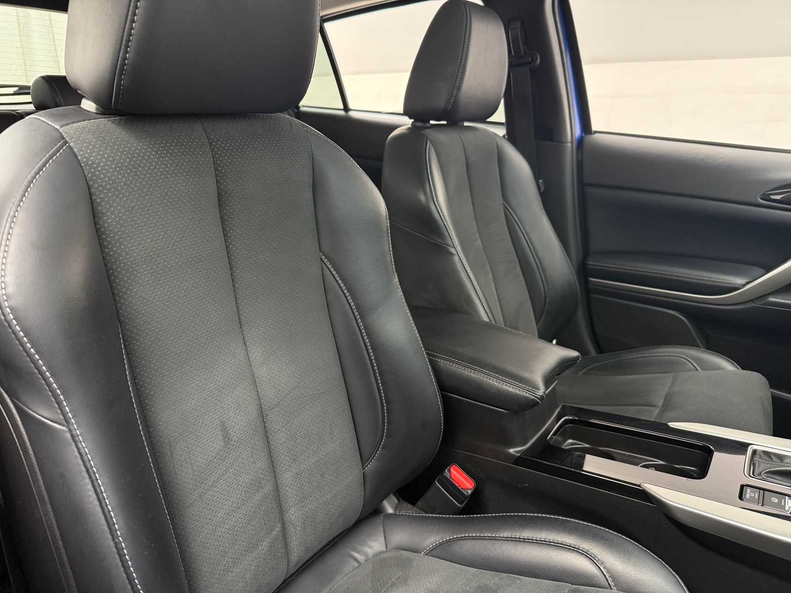 Thumbnail: 2024 Mitsubishi Eclipse Cross - 2