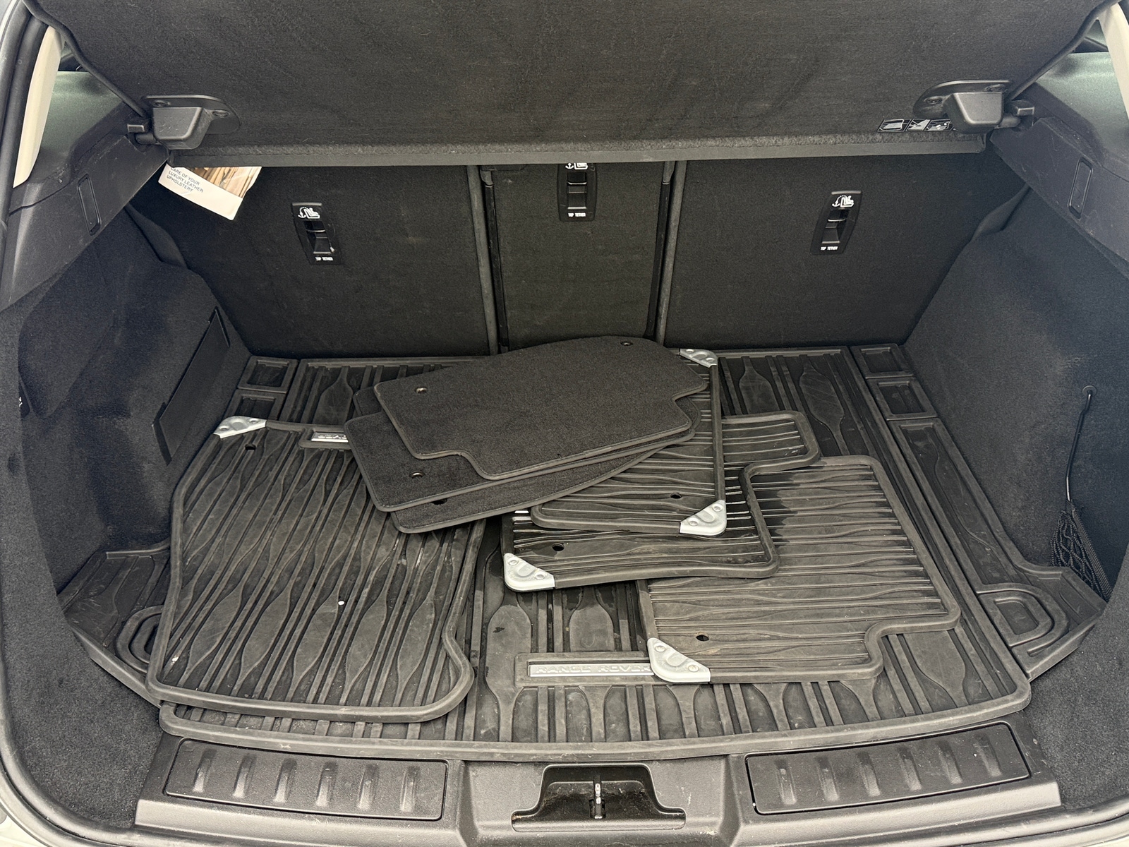 Thumbnail: 2020 Land Rover Range Rover Evoque - 6