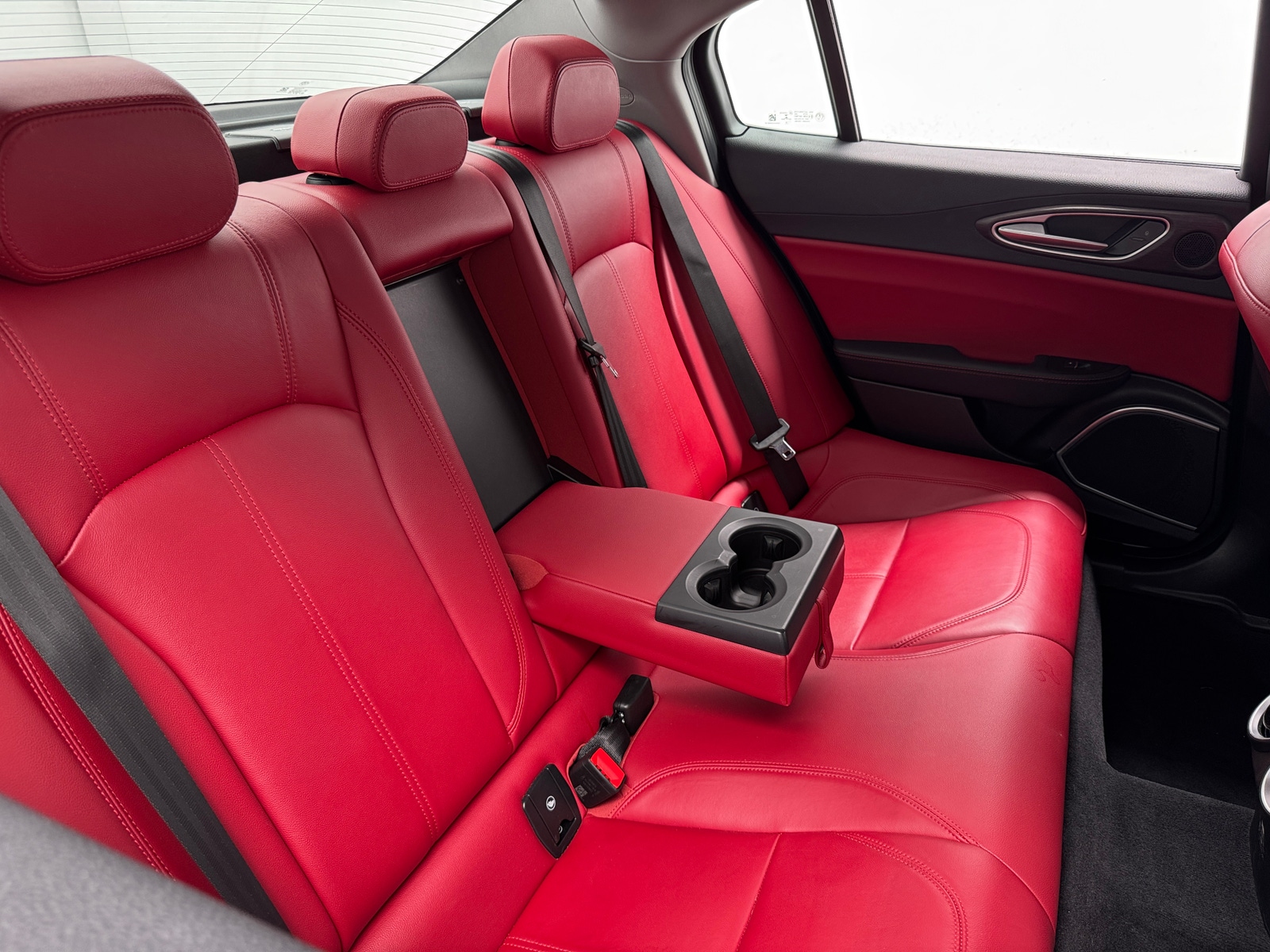 Thumbnail: 2021 Alfa Romeo Giulia - 5