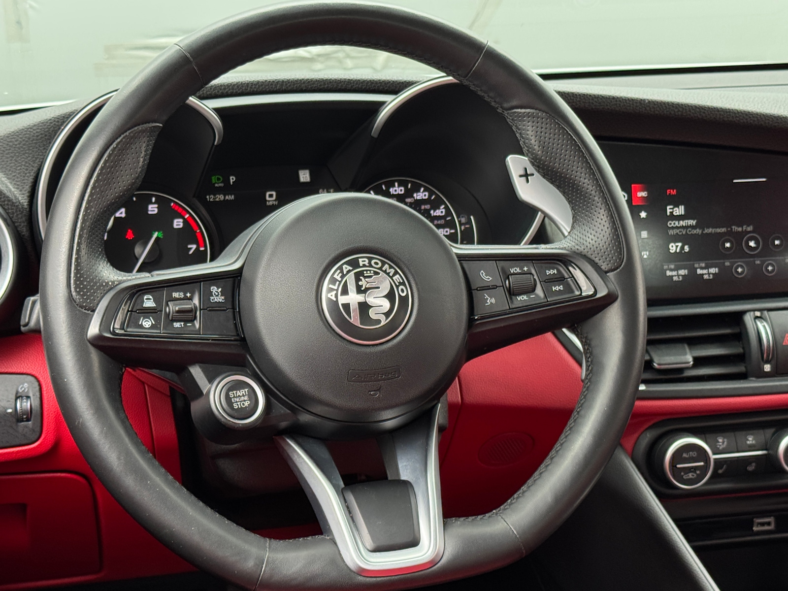 Thumbnail: 2021 Alfa Romeo Giulia - 4