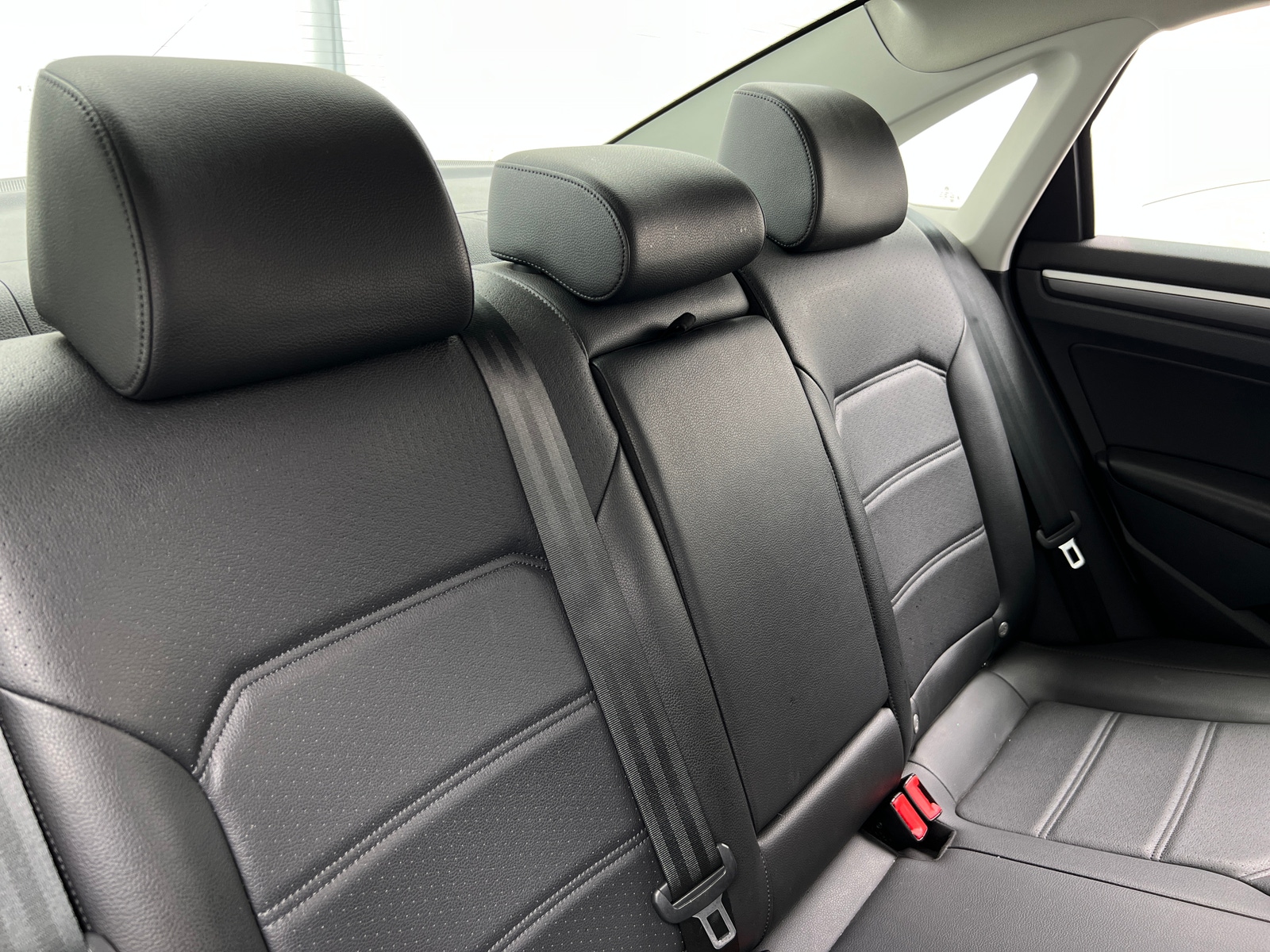 Thumbnail: 2017 Volkswagen Passat - 5