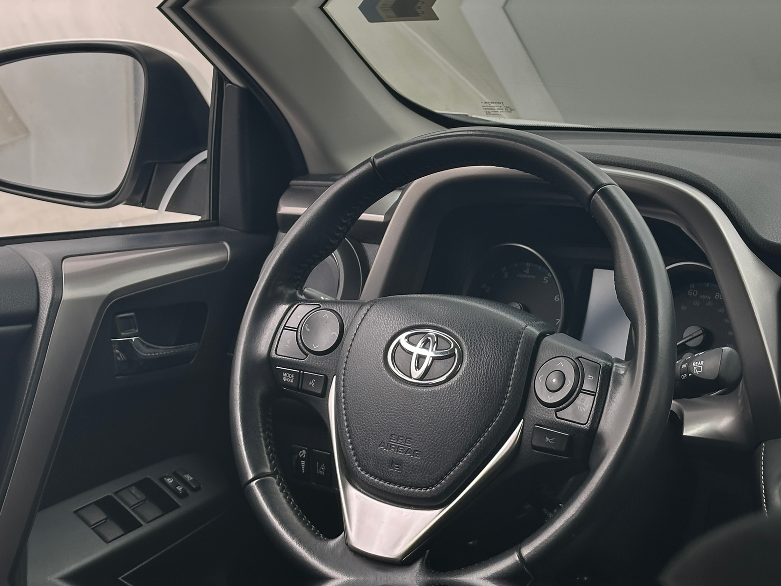 Thumbnail: 2018 Toyota RAV4 - 5