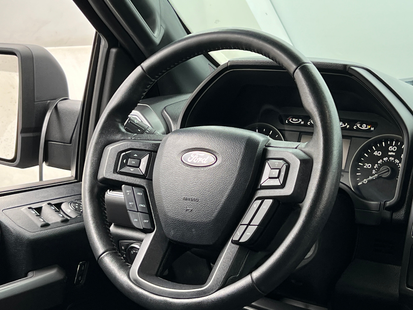 Thumbnail: 2020 Ford Econoline - 5