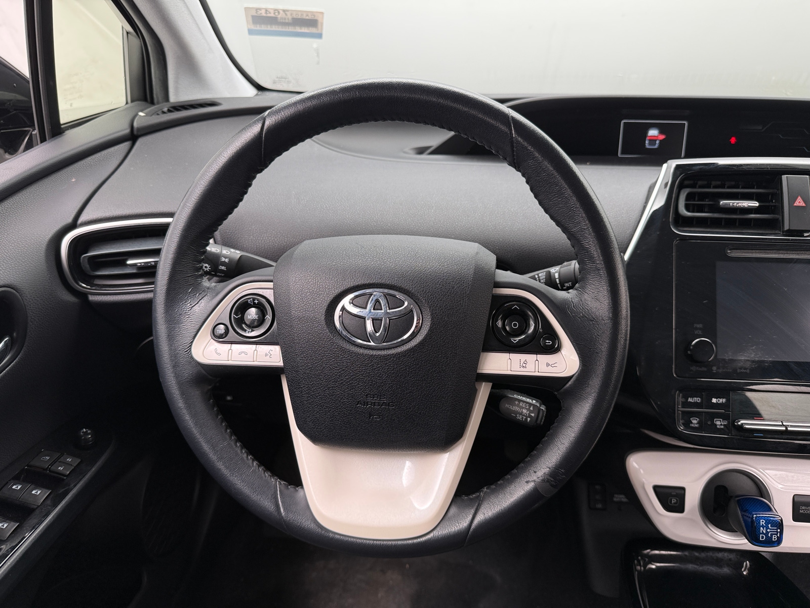 Thumbnail: 2017 Toyota Prius Prime - 5