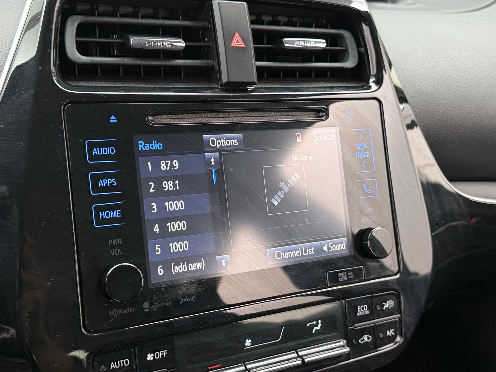 Thumbnail: 2017 Toyota Prius Prime - 4